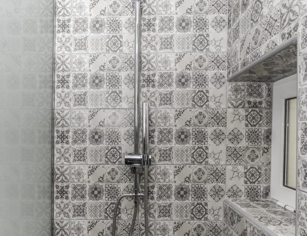 Candia maisonette heraklion apartment for rent shower